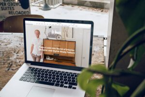 Le Buzz Studio Kieii2B9Gku Unsplash Scaled 1